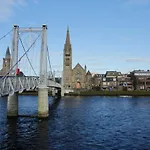Scardroy Homes Inverness - Central 2 Bedroom With Parking Wifi Smart Tvs Sleeps Up To 6